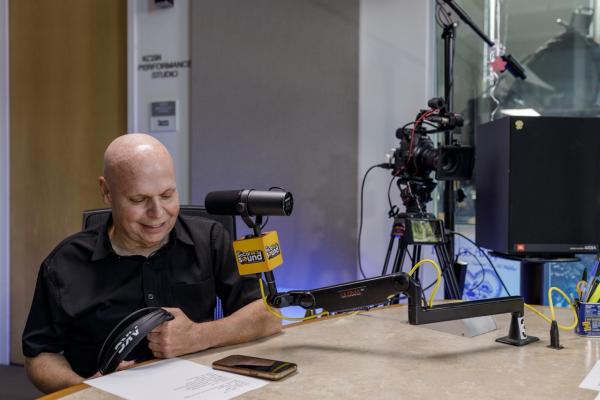 MATT PINFIELD HEADSHOT 4009 Large